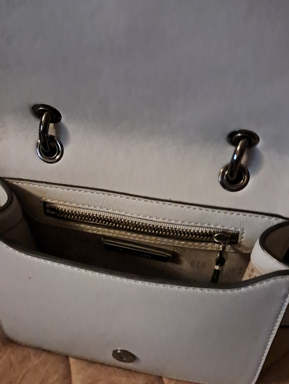 Tory Burch Quilted Light Gray Leather Crossbody Bag - Picture 4 of 6